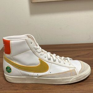 Nike Blazer Mid ‘77 Vintage Raygun Sneakers. White, yellow & orange. Size 13.